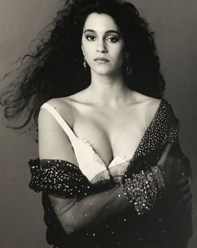 jami gertz-1-2