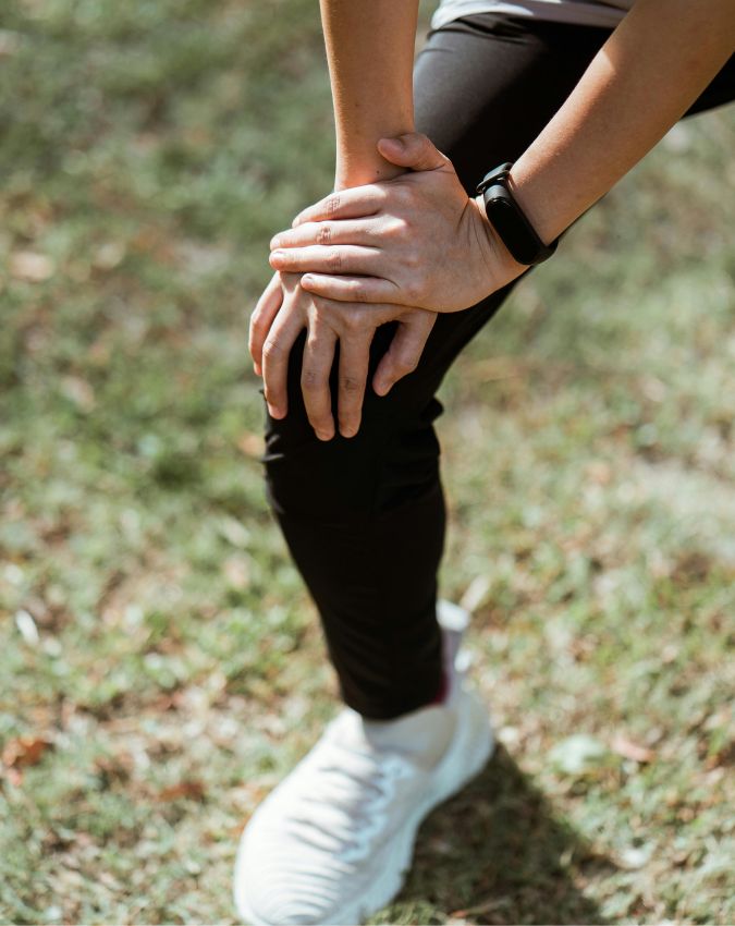 Ghutno se kat kat ki awaj aana Ghutno se kat kat ki awaj aana-1-2