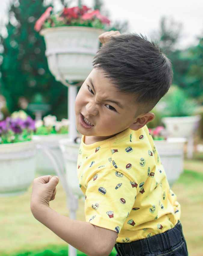 बच्चे को पॉजीटिव व्यवहार पर उसकी सराहना करें 
