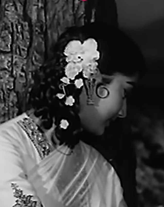 स्क्रीन पर कलाकार