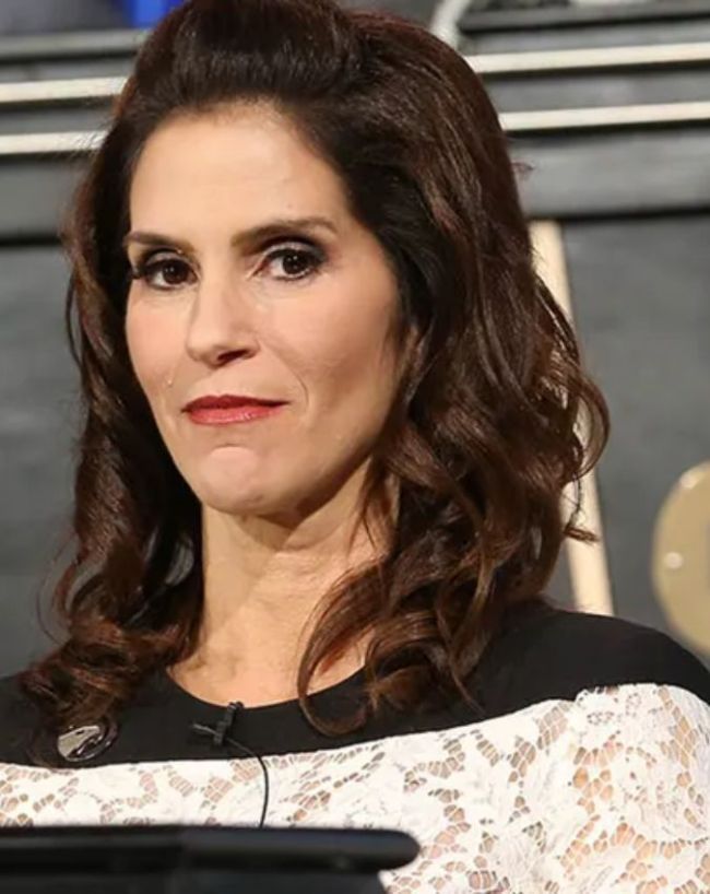 jami gertz-1-2-3-4-5-6