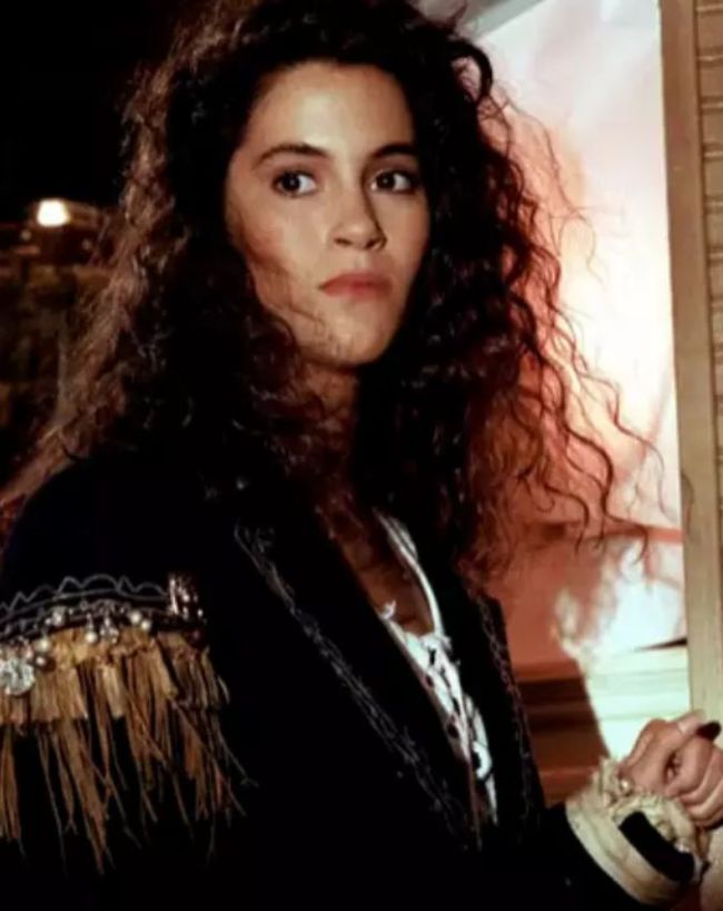 jami gertz-1-2-3-4-5-6-7