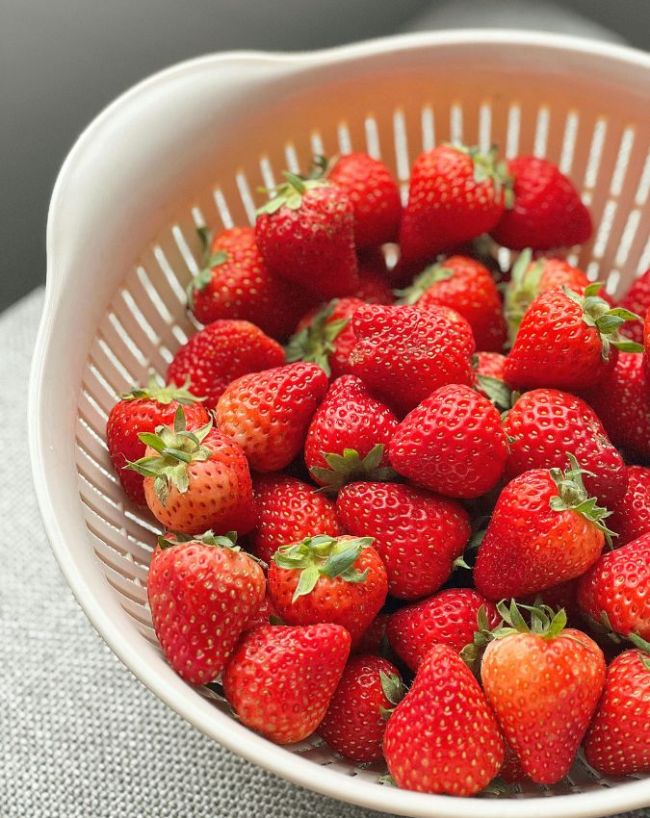 glowing skin ke liye kaun sa fruit khaye-1-2-3