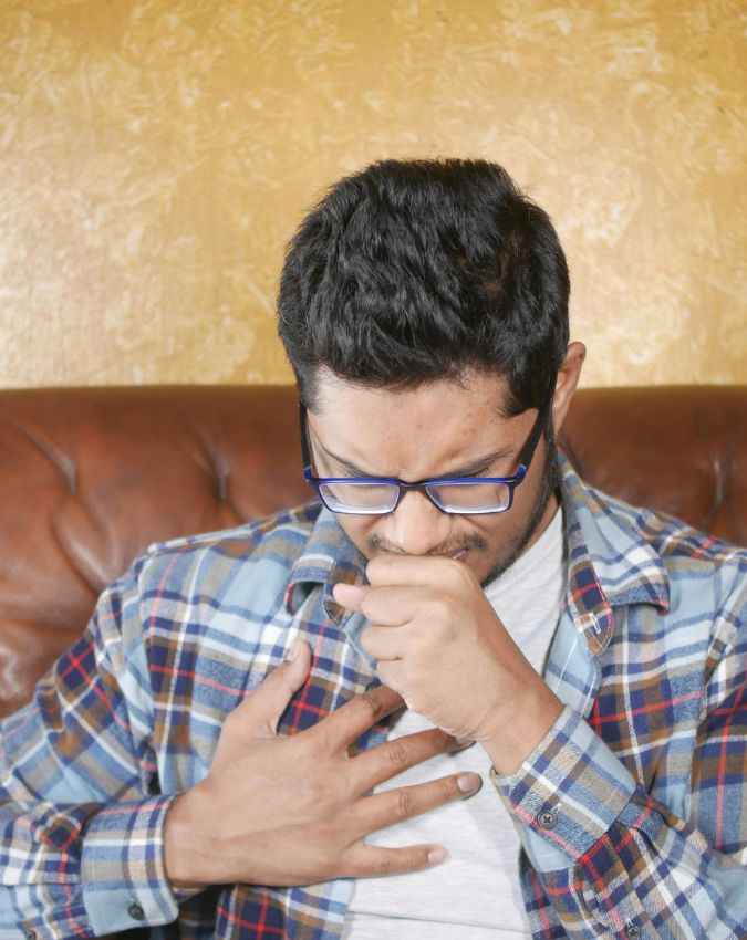 खांसने पर खून आना 