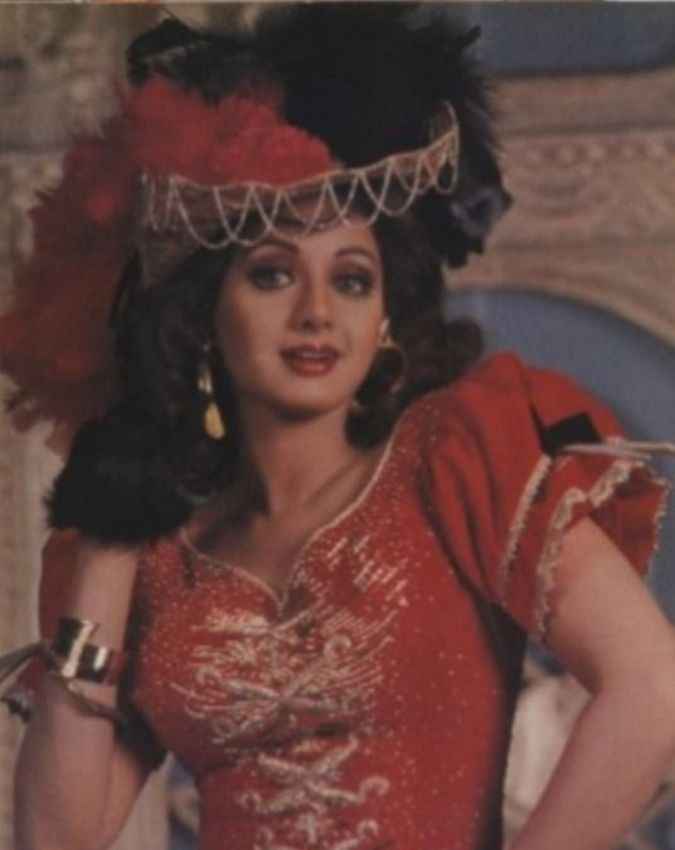 कितने करोड़ की कमाई की?