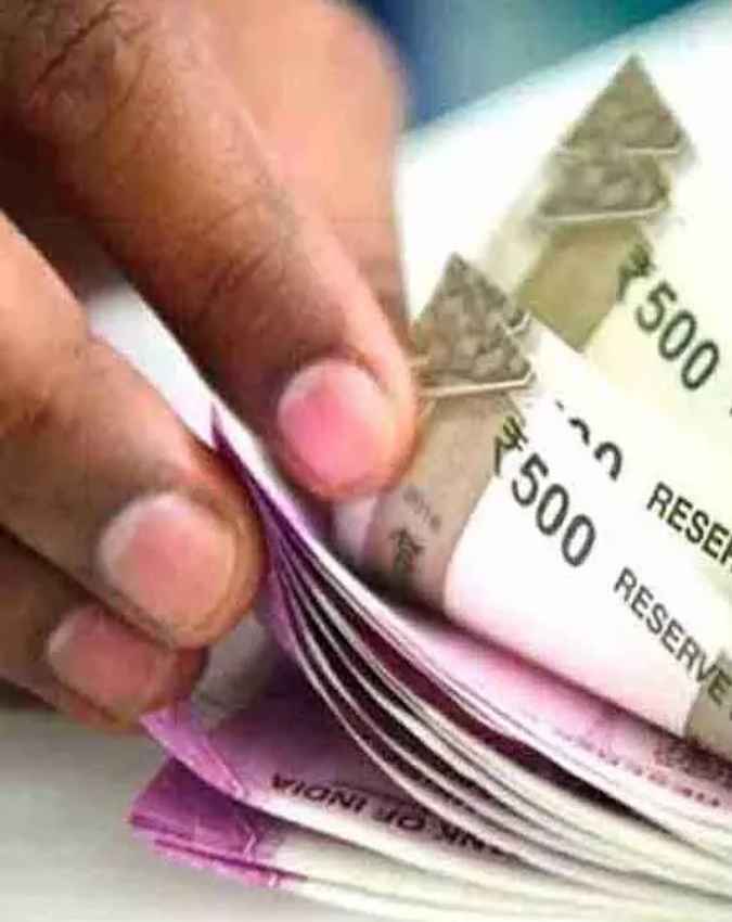 5. कर्मचारियों और पेंशनभोगियों के लिए लंबित फैसले लागू नहीं