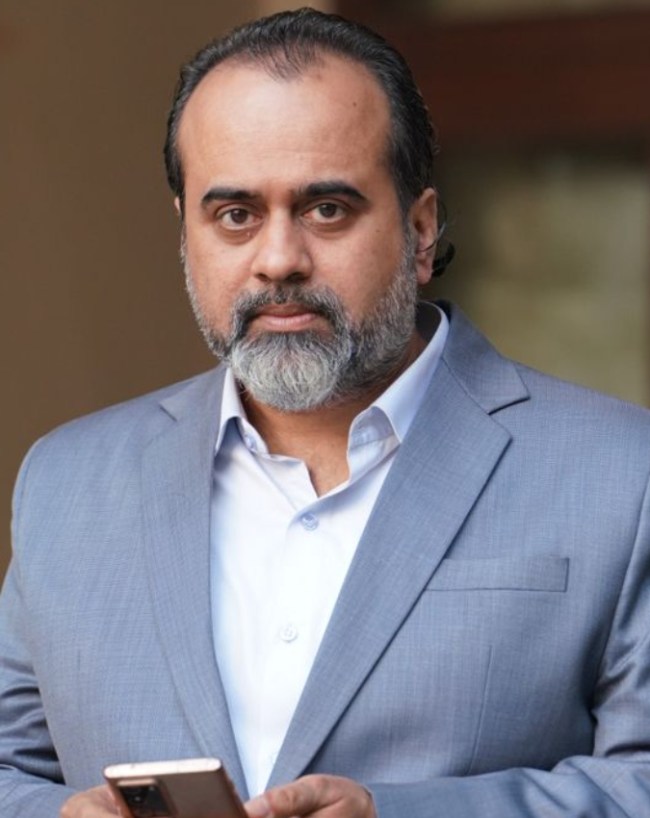 IITians Who Chose Spirituality Over High-Paying Jobs-1-2-3-4-5