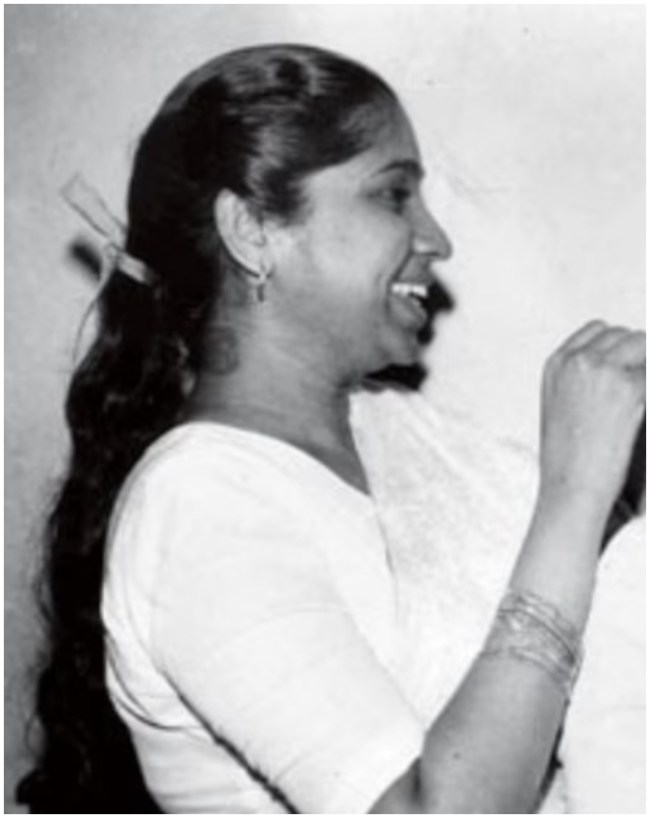 Asha Bhosle-1-2-3-4-5-6