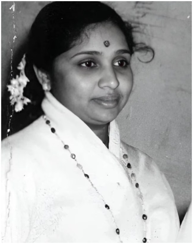 Asha Bhosle-1-2-3-4-5-6-7