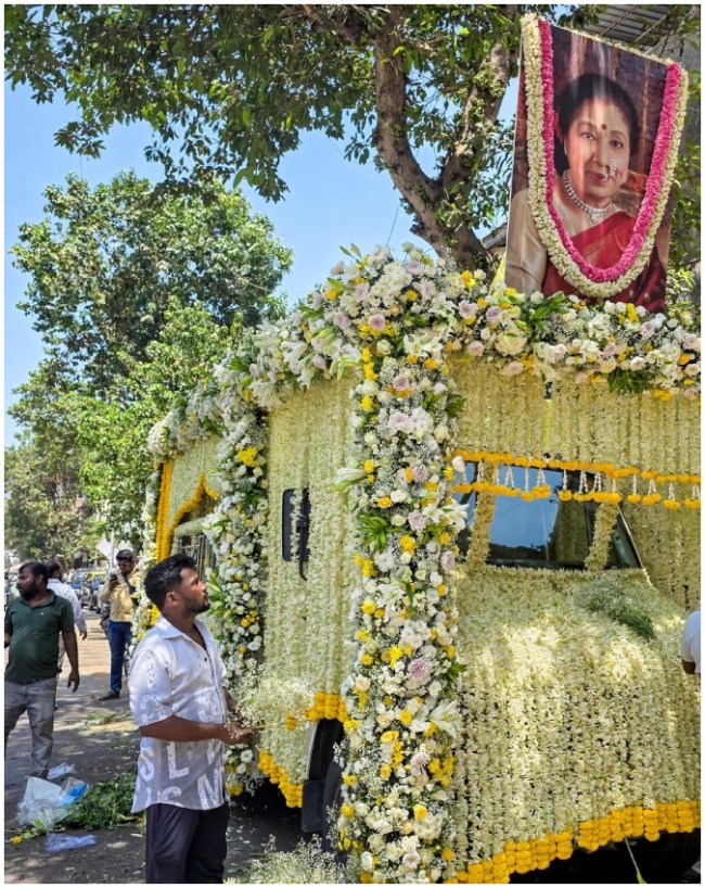 Asha Bhosle funeral-1-2-3