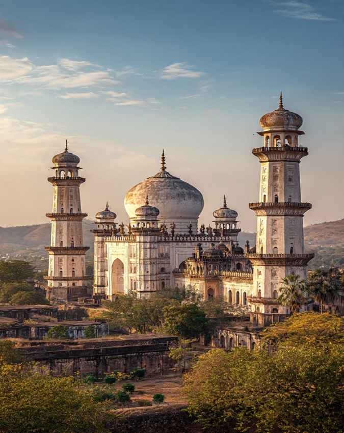 औरंगाबाद (अजंता और एलोरा की ऐतिहासिक दुनिया का प्रवेश द्वार)
