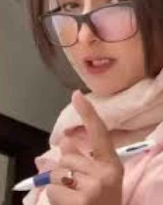 फिल्मों और टीवी से दूर