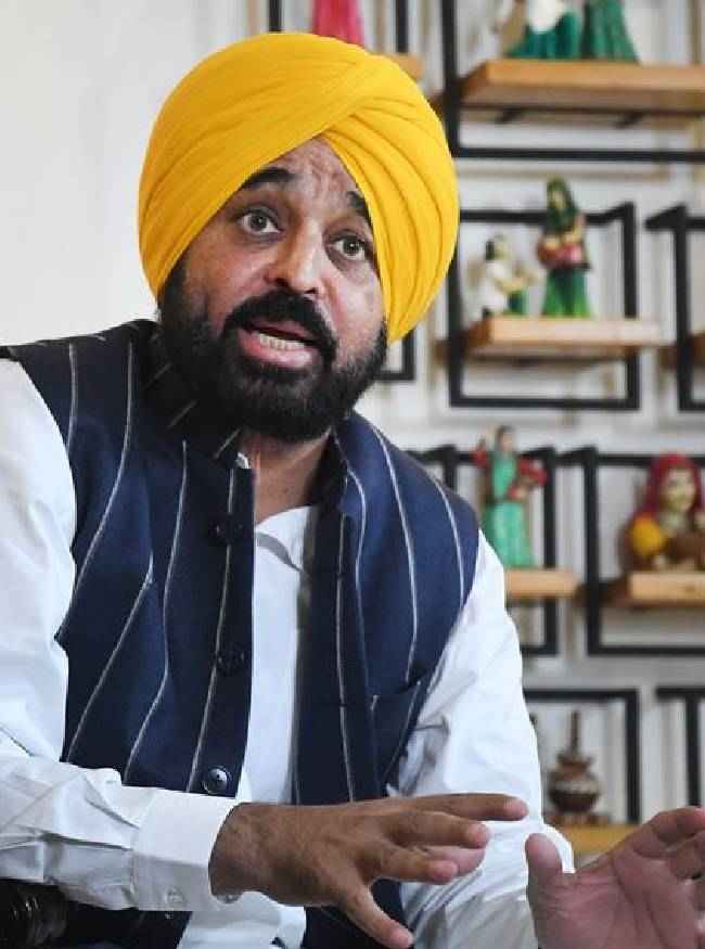 भगवंत मान ने सांसदों को गद्दार कहा