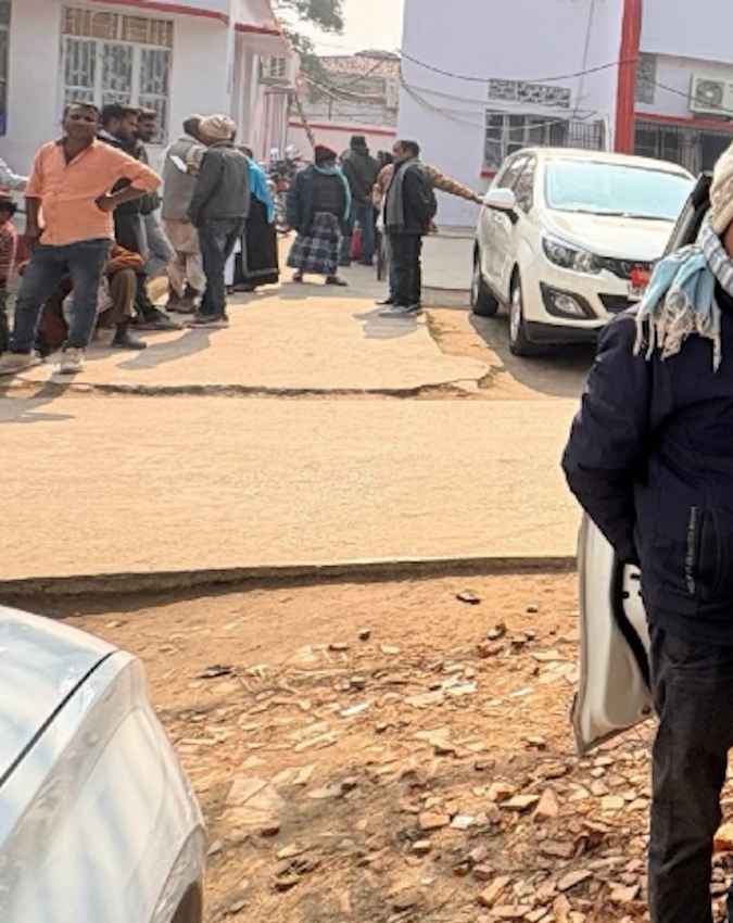 कार में प्रैक्टिस ने ली विरोध की शक्ल