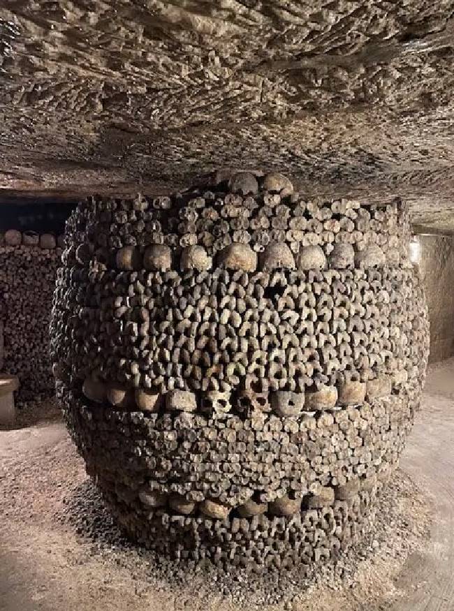 Paris Dark Tourism-1-2-3-4-5-6