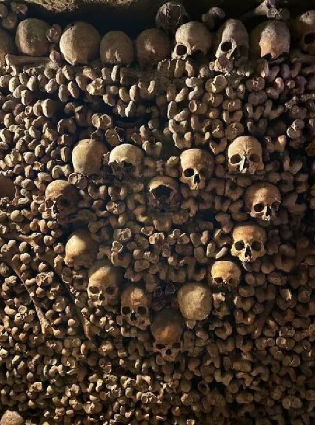 Paris Dark Tourism-1-2-3-4-5