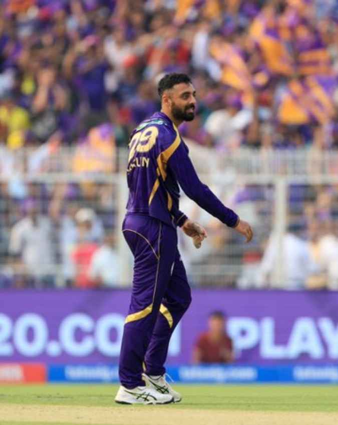 पूरे किए 200 विकेट