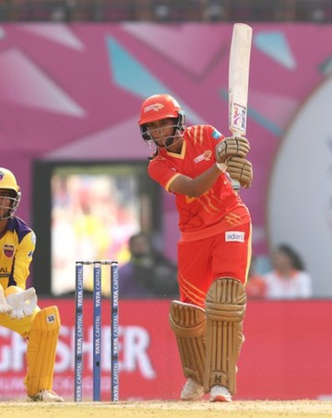 कौन हैं अनुष्का शर्मा-1-2