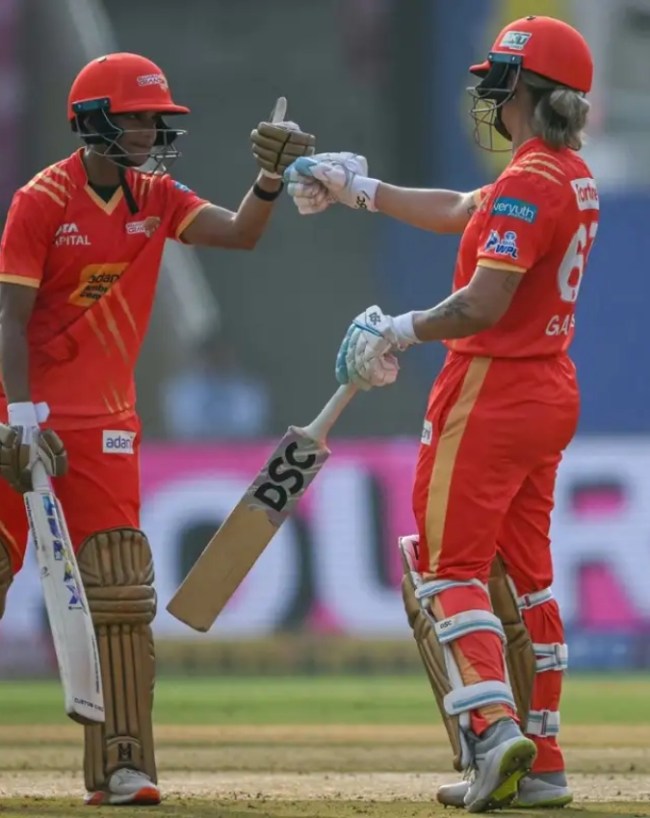 कौन हैं अनुष्का शर्मा-1-2-3-4-5