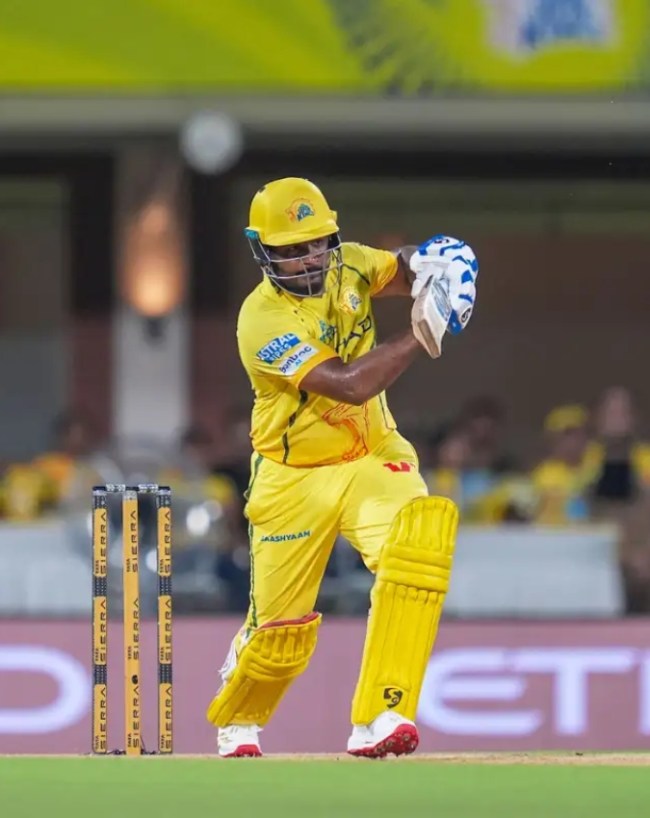 संजू सैमसन ने मुंबई के खिलाफ शतकीय पारी खेली-1-2