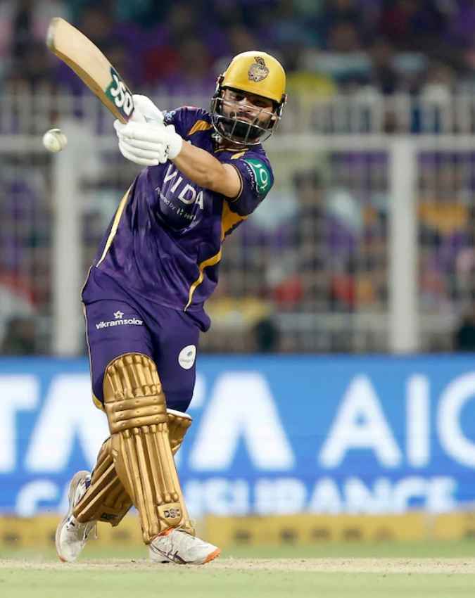 4 गेंदों में लगातार 4 छक्के