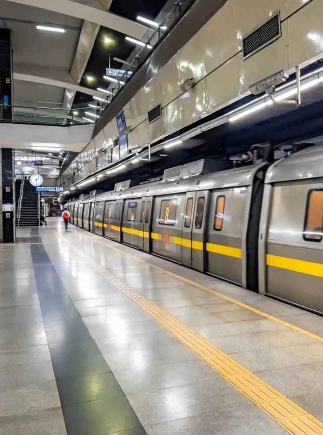 पाकिस्तान का मेट्रो नेटवर्क अभी छोटा