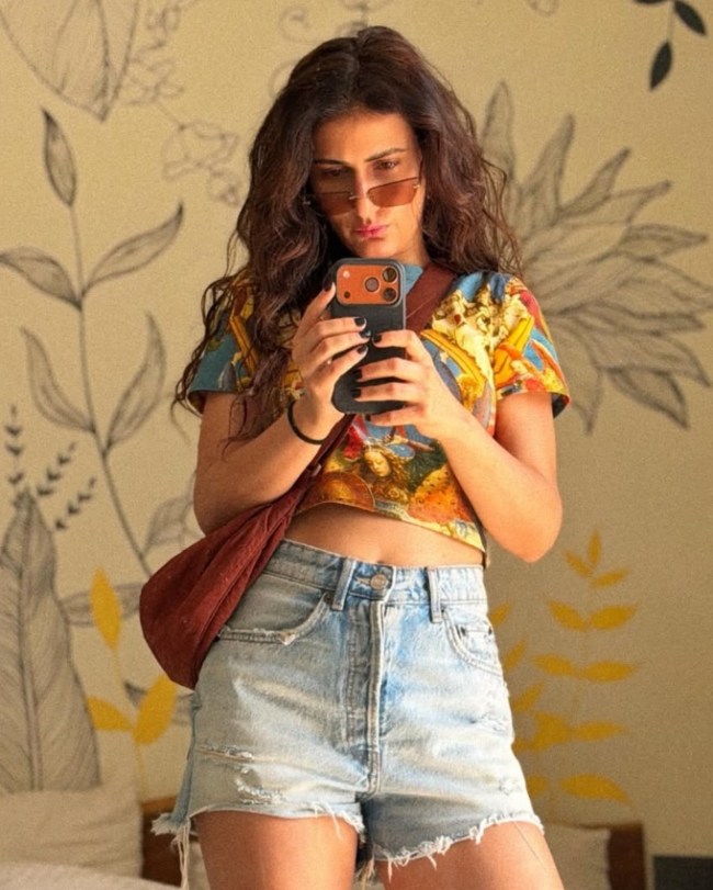 Fatima Sana Shaikh-1-2-3-4-5-6-7