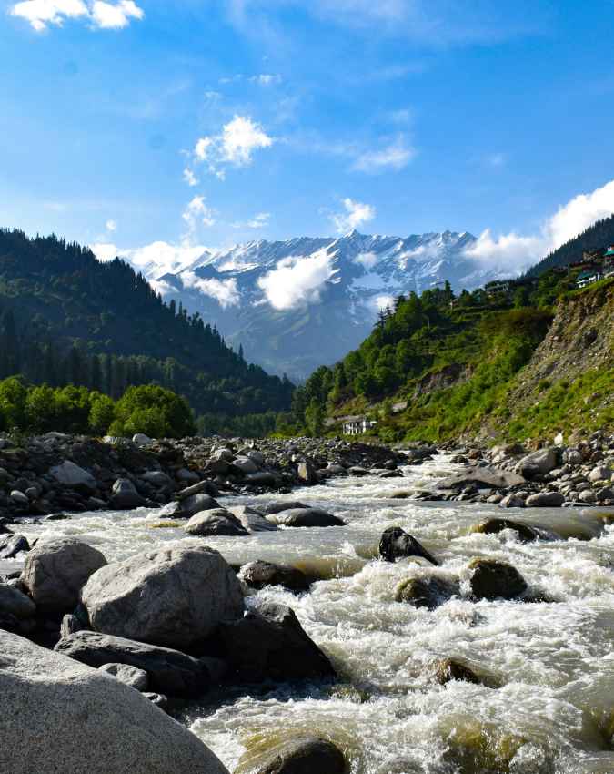 पानी के बहाव में गंगा सिंधु से काफी आगे