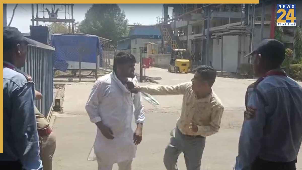 गुजरात : AAP विधायक को जड़ा थप्पड़, ब्लास्ट पीड़ित के परिजनों से भिड़े MLA, बीच सड़क पर हाई-वोल्टेज ड्रामा
