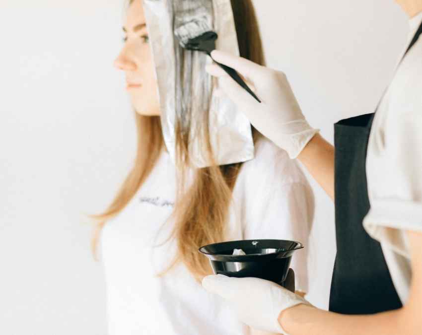 बालों को सुरक्षित रखने के लिए अपनाएं ये आसान उपाय