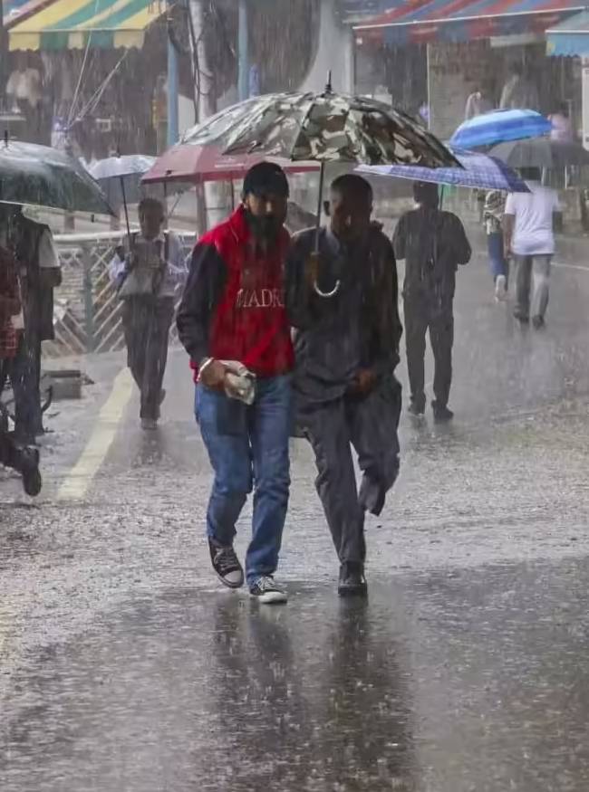 Delhi NCR Rain With Cold Waves-1-2