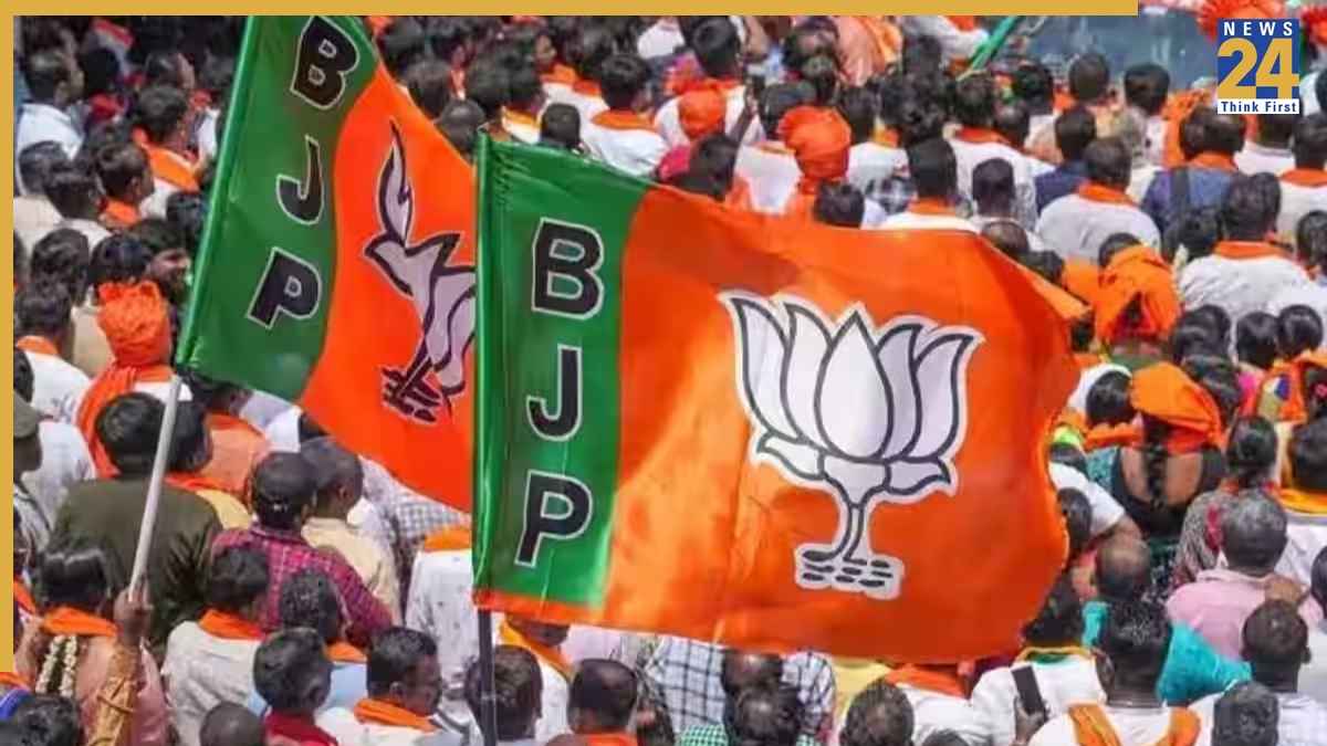 केरल चुनाव के लिए बीजेपी का बड़ा स्टंट, गरीबों को साल में 2 फ्री LPG सिलेंडर का किया वादा