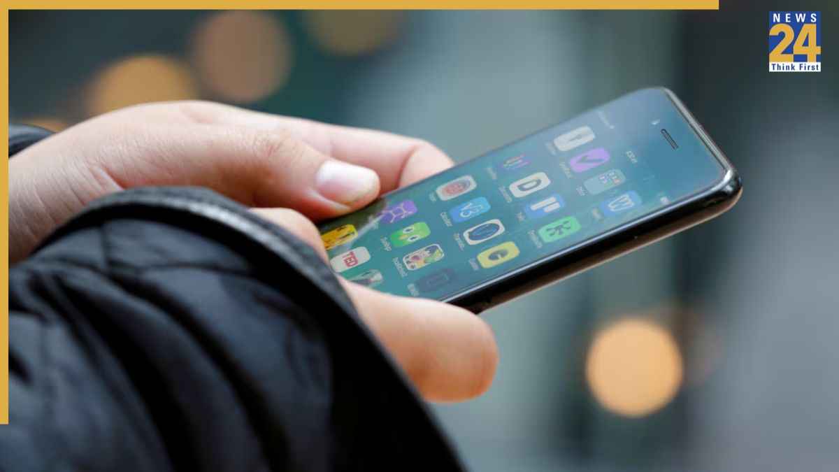 Android यूजर्स के लिए अलर्ट! सेफ रहेगा आपका डेटा, Google भी नहीं कर पाएगा एक्सेस, बस ये सेटिंग्स कर दें ऑफ