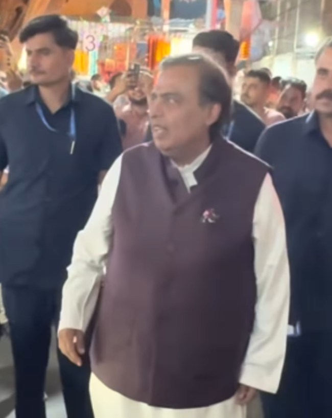 Mukesh Ambani Birthday 2026 Siddhivinayak-1-2-3-4