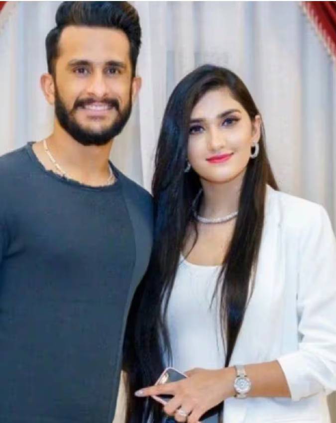 Pakistan Cricketers Wives-1-2