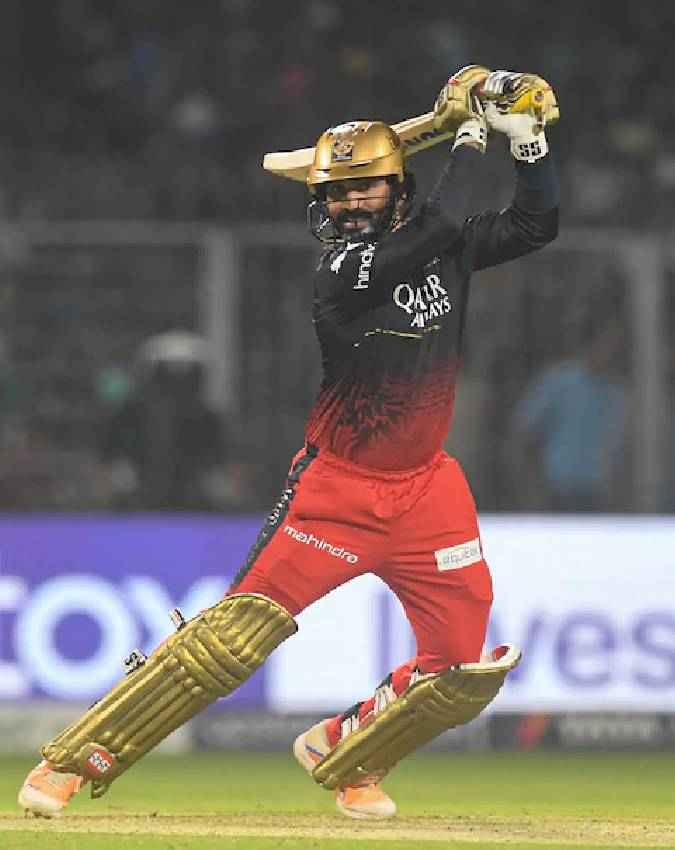 4. दिनेश कार्तिक 