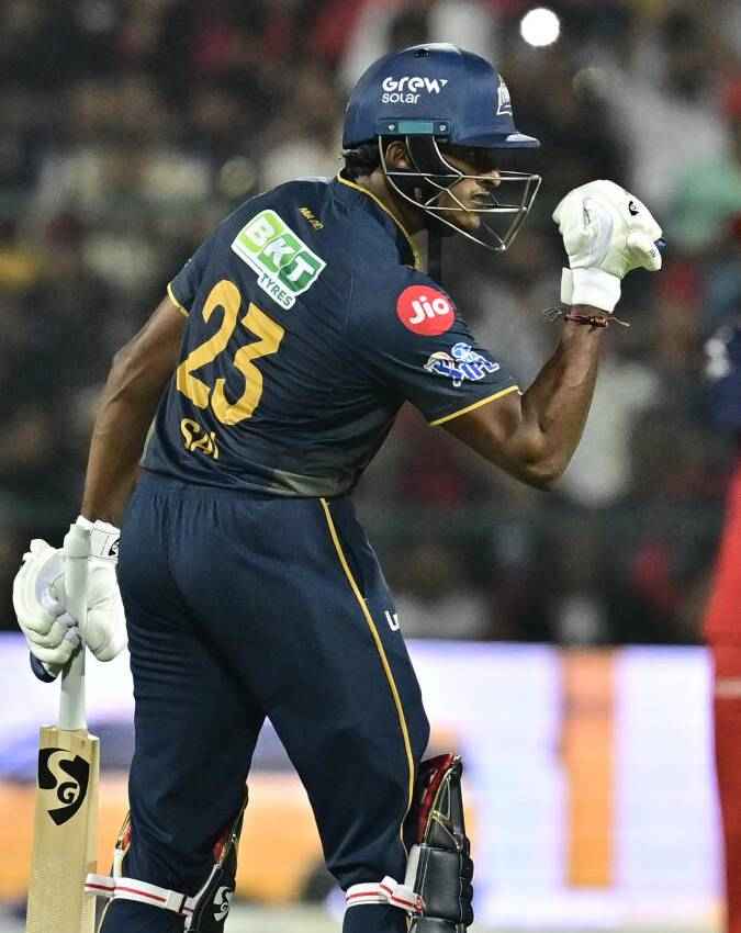 IPL में गेंदों के हिसाब से सबसे तेज 2000 रन बनाने वाले छठे भारतीय
