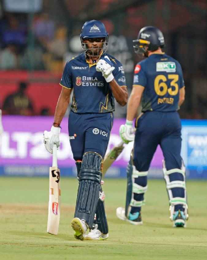 लगातार 3 IPL सीजन में शतक जड़ने वाले पहले भारतीय