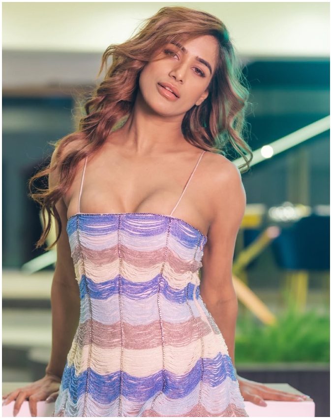 Poonam Pandey-1-2-3-4-5-6-7