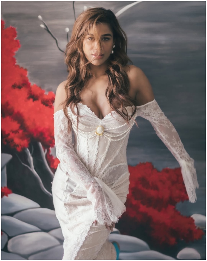 Poonam Pandey-1-2-3-4