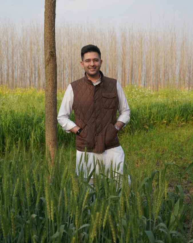 राजनीति और निजी जिंदगी दोनों चर्चा में