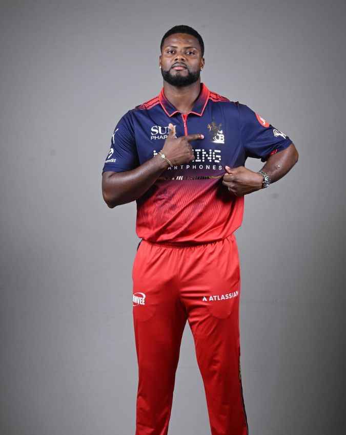 रोमारियो शेफर्ड - RCB