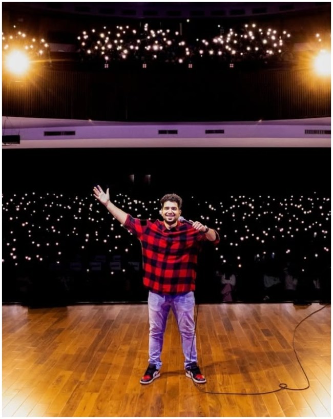 popular comedian-1-2