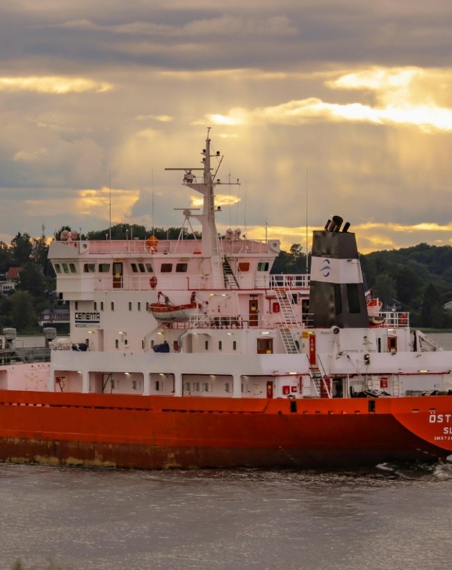 How Ships Generate Electricity At Sea-1-2-3-4-5-6