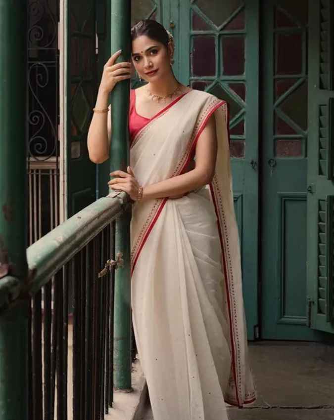 कहां से की है पढ़ाई? 