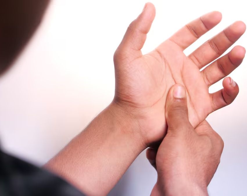 Tingling Hands Causes-1-2-3-4