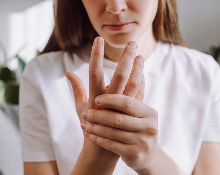 Tingling Hands Causes-1-2-3-4-5