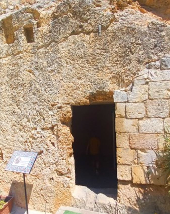 Jesus Christ Tomb-1-2-3-4-5-6