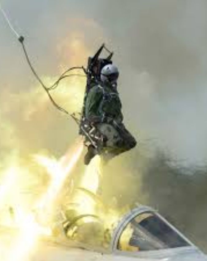What Fighter Jet Pilots Go Through During Emergency Ejection What Fighter Jet Pilots Go Through During Emergency Ejection-1-2