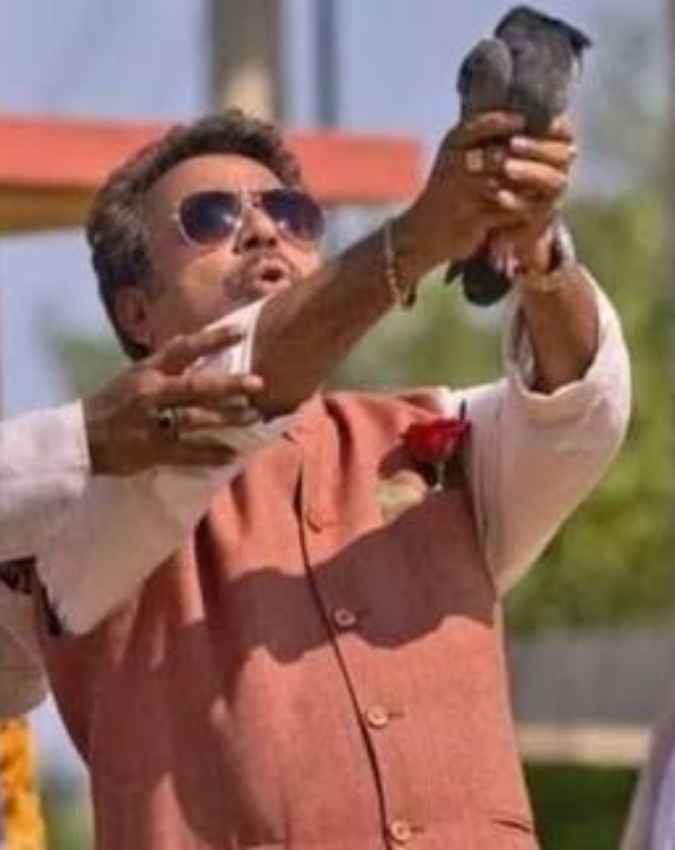 पंचायत वेब सीरीज का मीम